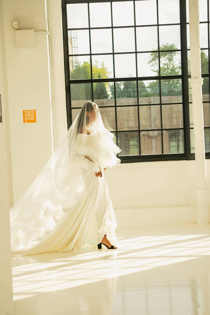 Elegance and Innovation: Romey Roe’s&nbsp;Masterpiece